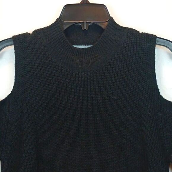 Takara black sexy cold shoulder long-sleeve open back mock neck sweater - Picture 2 of 10
